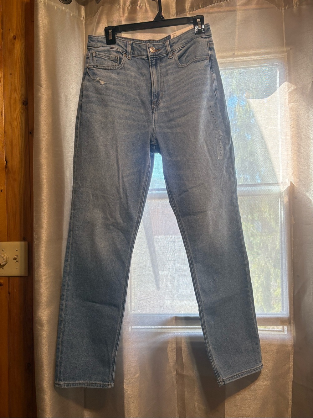 Light Blue Mom Jeans American Eagle 8 long NWT